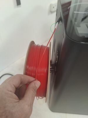 Feed filament tube